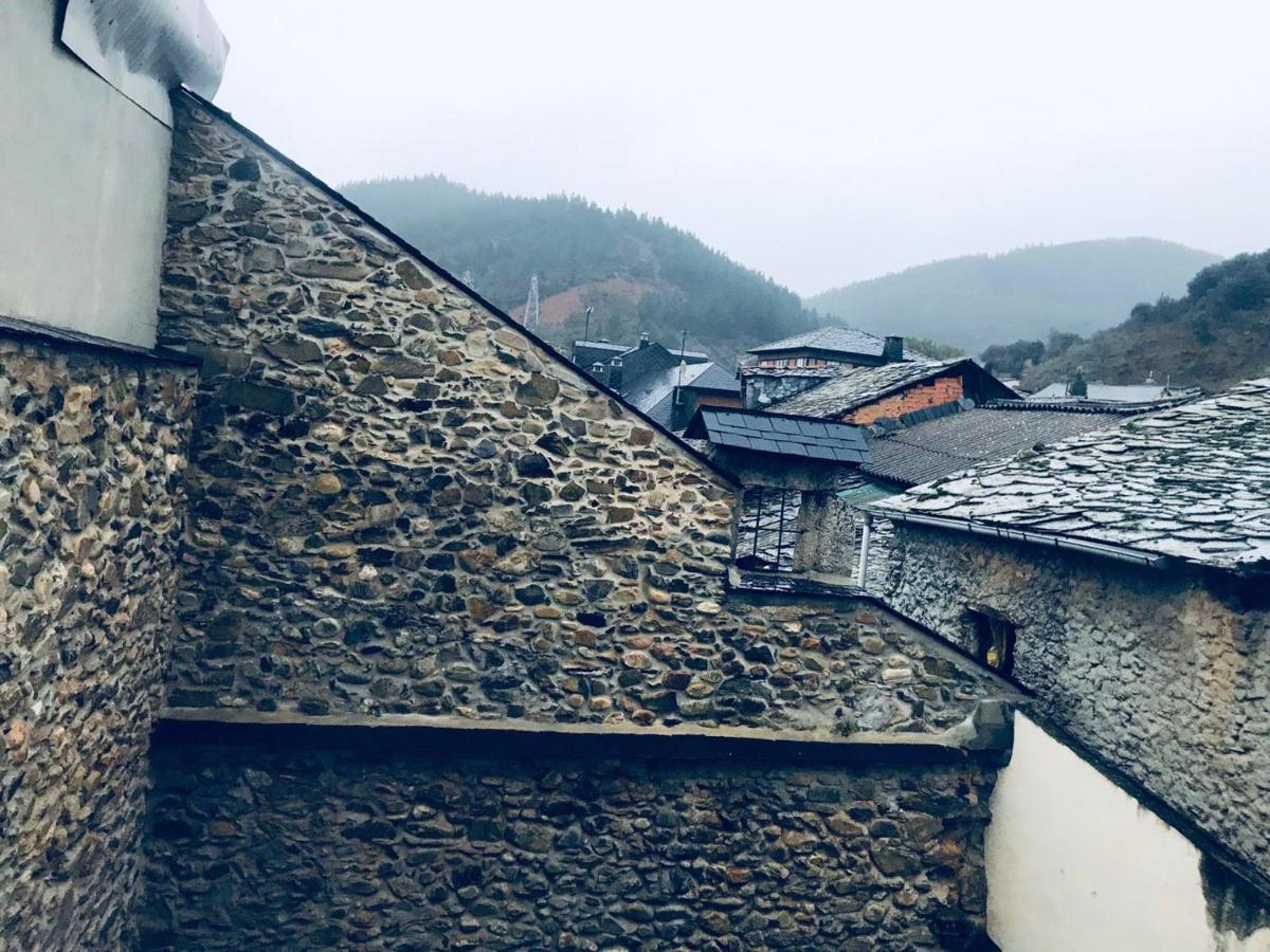 Willa Spacious House In Molinaseca With Mountain View Zewnętrze zdjęcie