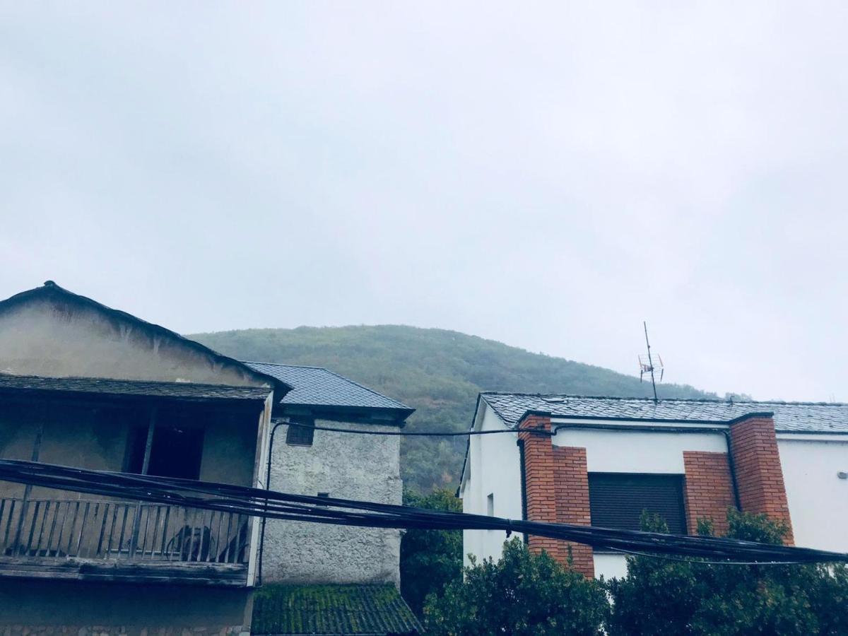 Willa Spacious House In Molinaseca With Mountain View Zewnętrze zdjęcie